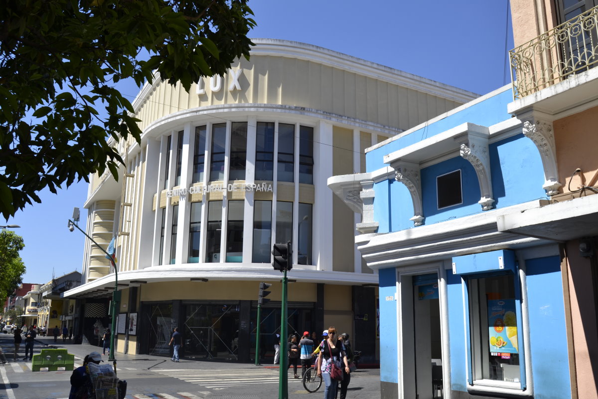 Teatro Lux, 6a avenida y 11 calle